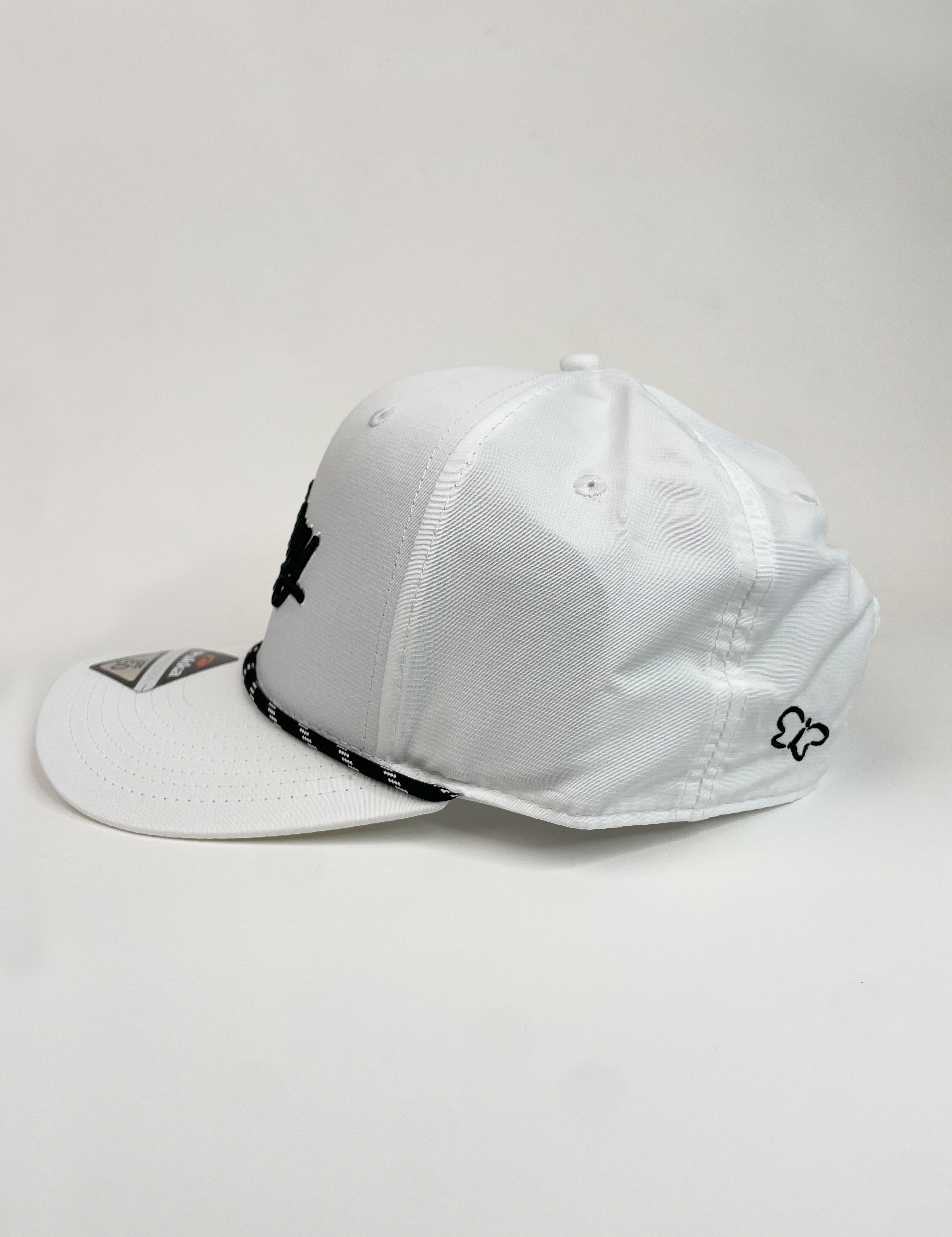 white_834d8792-07eb-4fb8-872b-3c155bee75a8.png